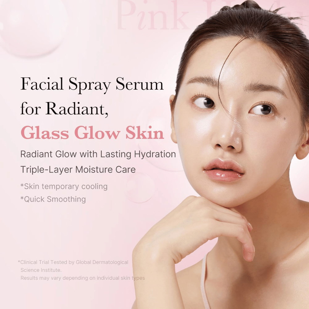 Mujer con piel brillante e hidratada que ilustra el efecto de un sérum facial en spray para 'Glass Glow Skin'. El texto en la imagen describe hidratación, efecto refrescante y alisado rápido.