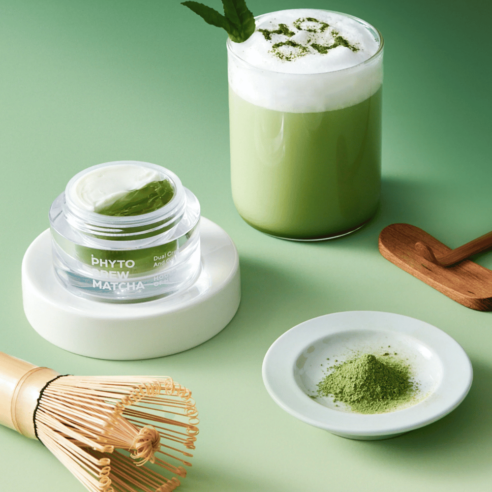 Crema y gel duales con extracto de matcha que proporcionan hidratación intensa, calman la piel sensible y fortalecen la barrera cutánea
