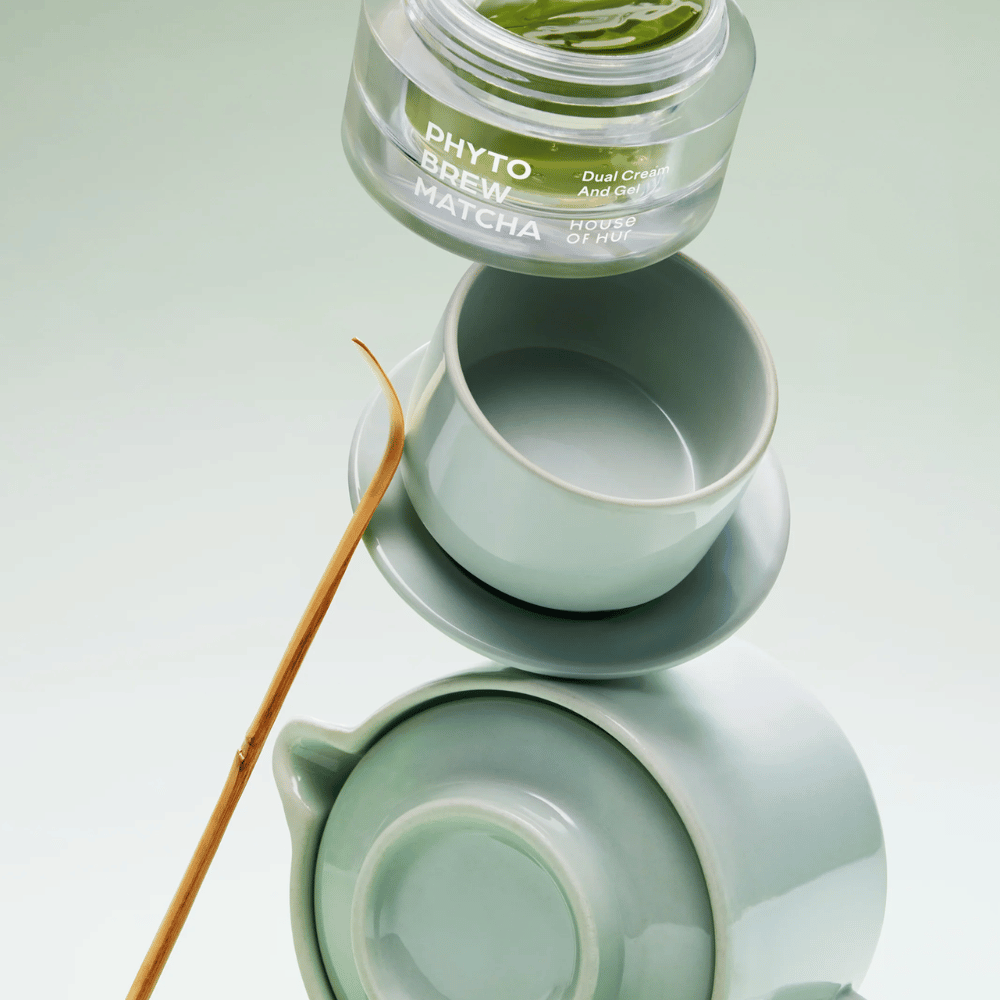 House of Hur crema de matcha con una fórmula única de dos partes que combina un gel ligero y una crema nutritiva para un cuidado de la piel personalizado