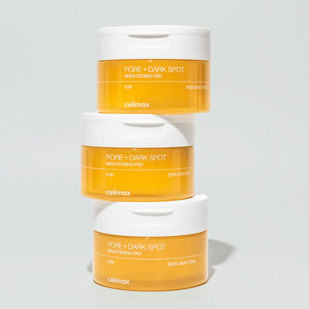 Tres frascos de Celimax Pore + Dark Spot Brightening Pad – almohadillas exfoliantes iluminadoras para una piel más uniforme y un brillo más claro.
