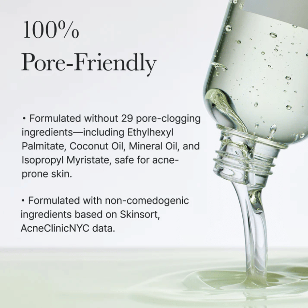 Primer plano de Arencia Pore Melt Mochi Cleansing Oil que se vierte, mostrando la textura ligera del aceite que se emulsiona rápidamente y limpia los poros en profundidad sin obstruirlos.