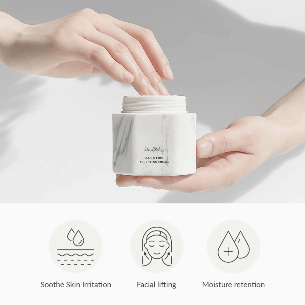Dr. Althea Rapid Firm Sculpting Cream en un empaque de mármol elegante. El producto ofrece beneficios como calmar la irritación de la piel, proporcionar un levantamiento facial y mantener la humedad. Perfecto para fortalecer y levantar la piel.