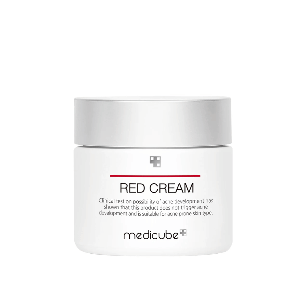 medicube Red Cream 50ml en tarro blanco con tapa plateada – desarrollado para piel propensa al acné y probado para no causar nuevos brotes.