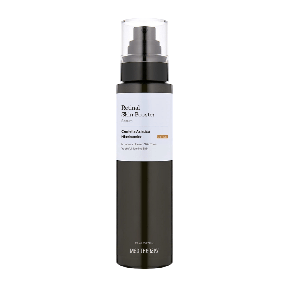 Meditherapy Retinal Skin Booster Serum en botella de bomba oscura. La fórmula con Centella Asiatica y niacinamida mejora el tono de la piel y proporciona un brillo juvenil.