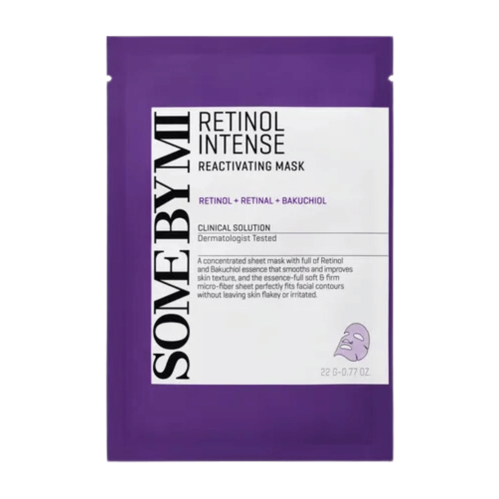 La imagen muestra un paquete de "Retinol Intense Reactivating Mask", un producto de cuidado de la piel que contiene retinol, retinal y bakuchiol. La mascarilla está dermatológicamente probada.