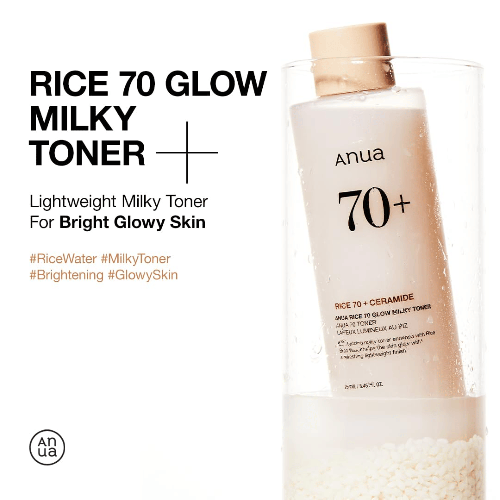 Una botella de "Anua Rice 70 Glow Milky Toner". Es un tónico lechoso ligero diseñado para dar una piel luminosa y radiante. El producto está enriquecido con agua de arroz y ceramidas, lo que se destaca en la etiqueta de la botella. Este tónico es ideal para lograr una piel resplandeciente con una sensación fresca y ligera.