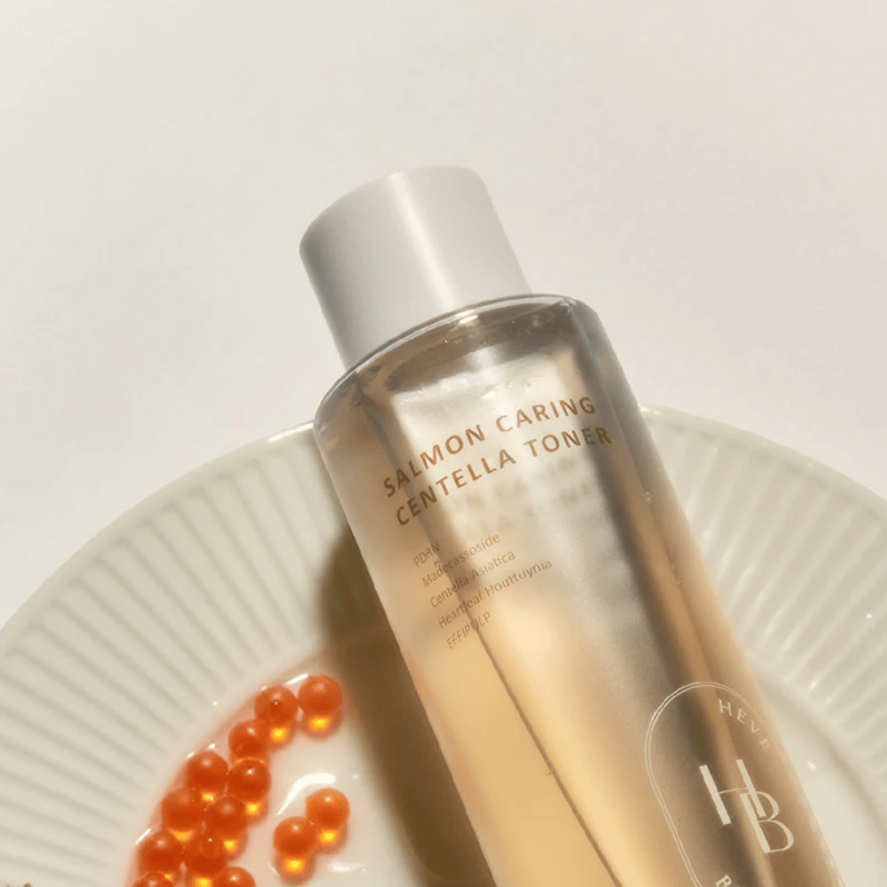 Salmon Caring Centella Toner de Heveblue con entorno de ingredientes inspirado en el salmón – tónico coreano con PDRN y centella que calma la piel, fortalece la barrera de la piel y proporciona una hidratación intensa.
