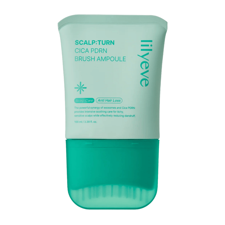 Imagen de producto recortada de LILYEVE Scalp:Turn Cica PDRN Brush Ampoule sobre fondo blanco. El diseño muestra el envase turquesa con aplicador de cepillo integrado para una aplicación fácil directamente en el cuero cabelludo.