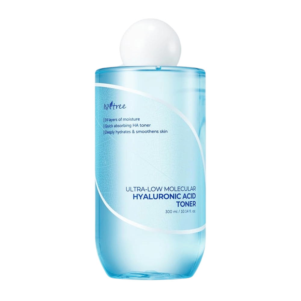 Imagen del producto de Isntree Ultra-Low Molecular Hyaluronic Acid Toner, 300 ml. La botella es de color azul claro con texto blanco y tapón redondo blanco, diseñada para señalar propiedades hidratantes y calmantes.