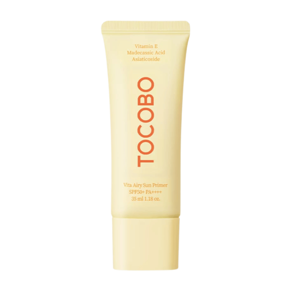 TOCOBO Vita Airy Sun Primer combina SPF50+ con función de primer. Contiene vitamina E y madecassoside para calmar, proteger y dar un acabado uniforme.