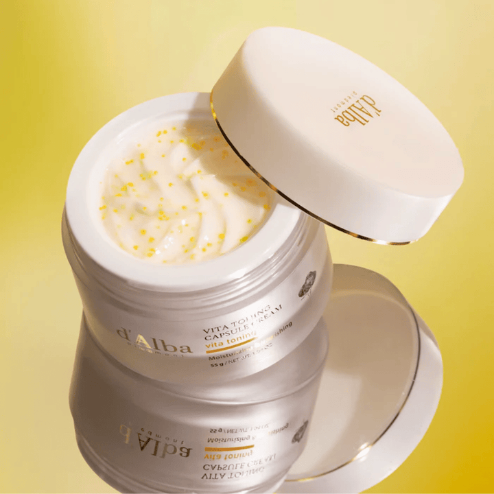 d’Alba Vita Toning Capsule Cream crema facial – crema hidratante con tecnología de cápsulas que ayuda a nutrir y suavizar la textura de la piel.