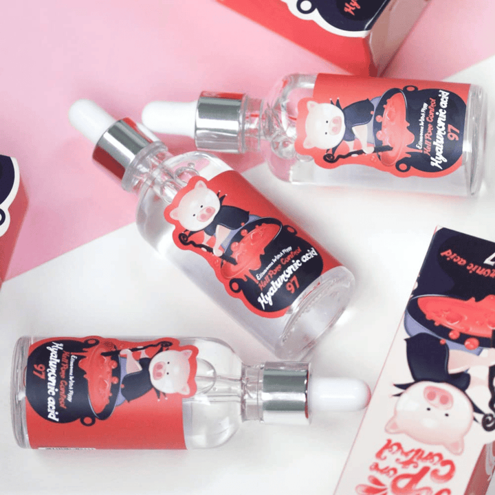 Elizavecca Witch Piggy Hyaluronic Acid 97 suero en grupo, suero hidratante coreano para piel seca, piel deshidratada y mejorada elasticidad de la piel.