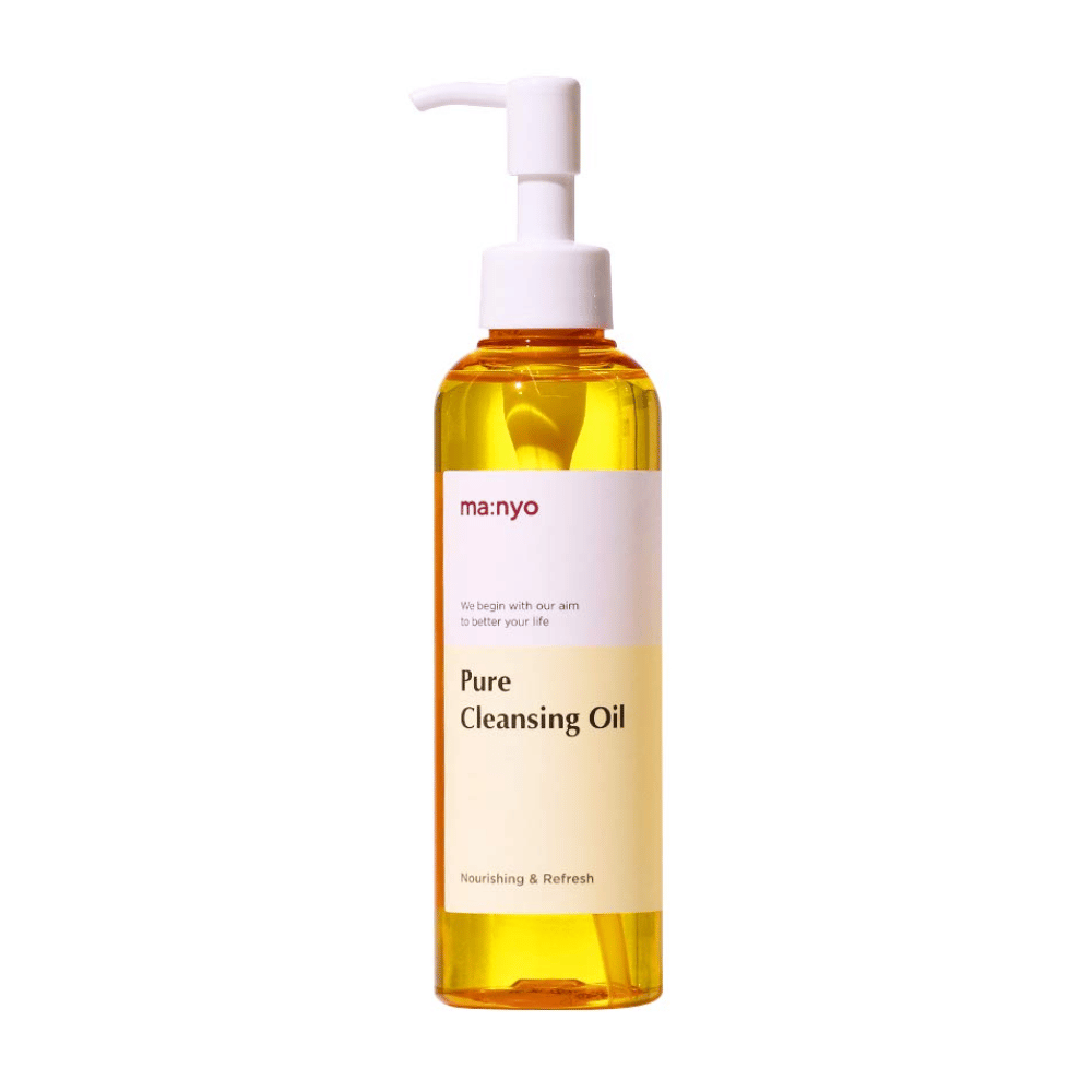Una botella ma:nyo Pure Cleansing Oil 200ml para desmaquillar expuesta sobre un fondo blanco.