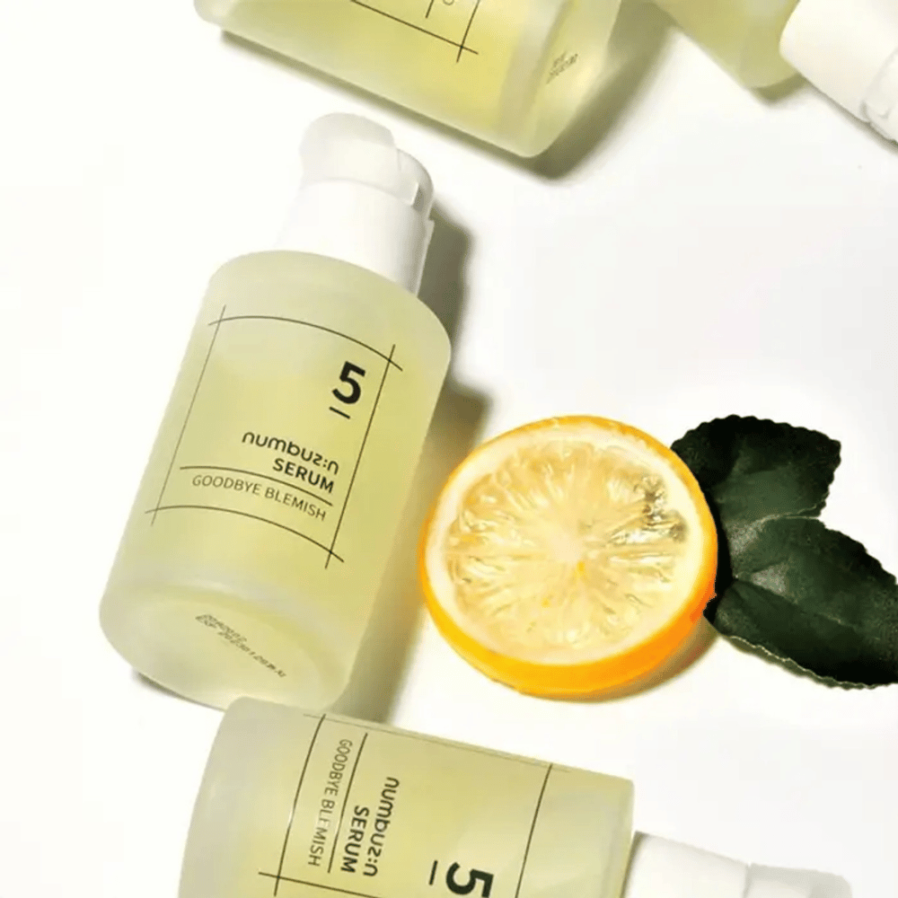Cinco botellas numbuzin No.5 Goodbye Blemish Serum 50ml con limones y hojas dirigidas a manchas y cicatrices de acné.